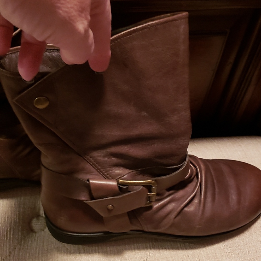 Boots - Picture 2 of 7